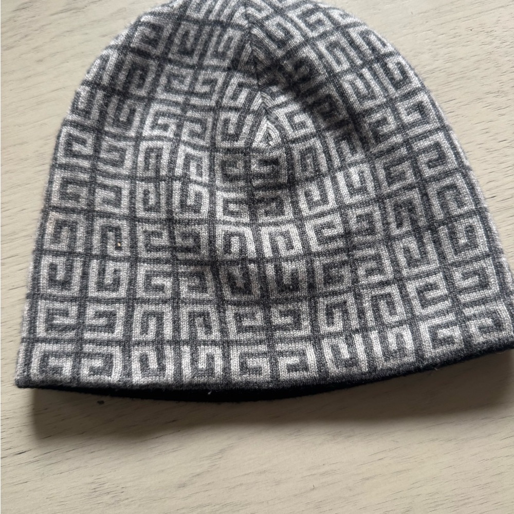 Givenchy black and gray reversible beanie - Picture 10 of 10